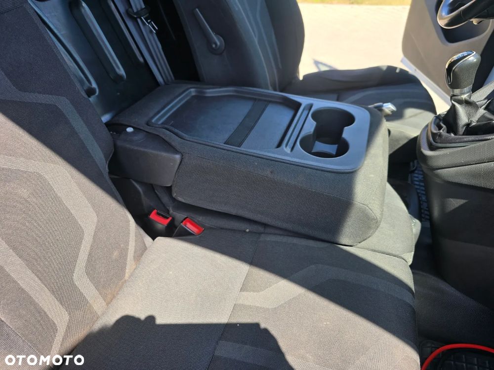 Ford Transit Connect - 18