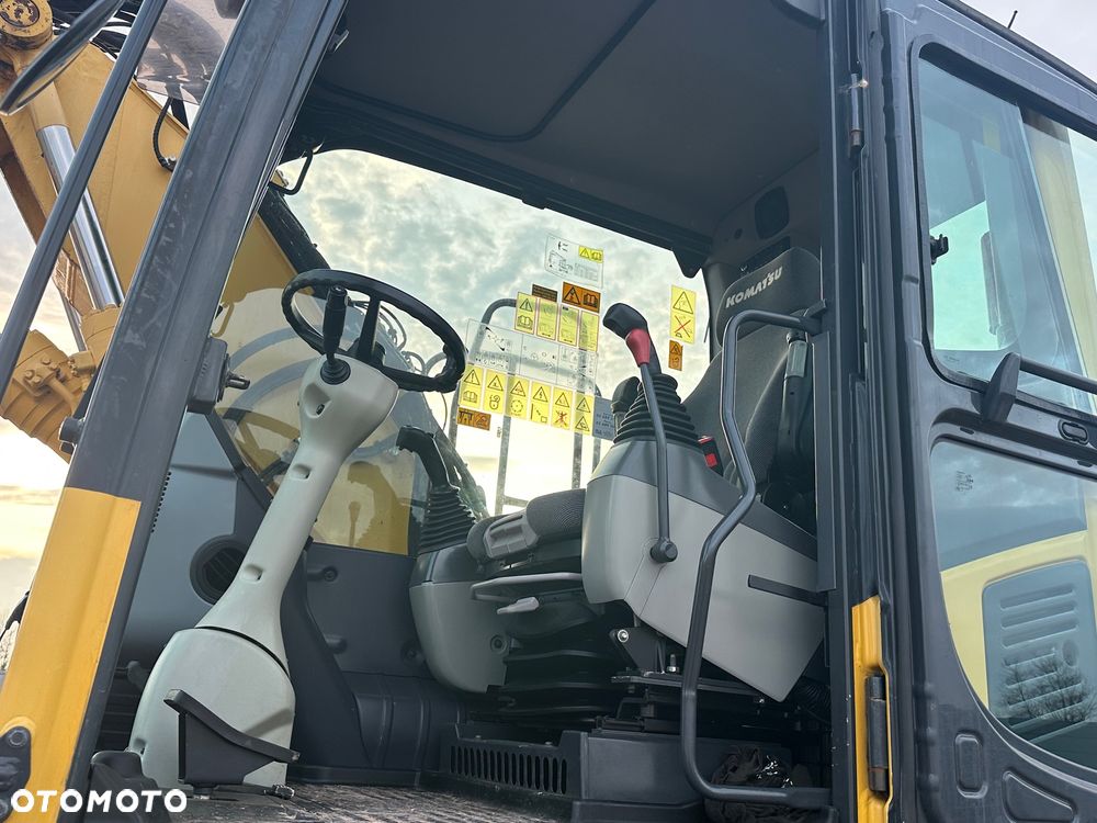 Komatsu /  PW 148-8 / - 16