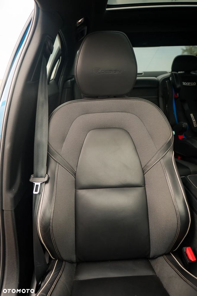 Volvo S60 T6 AWD R-Design - 11