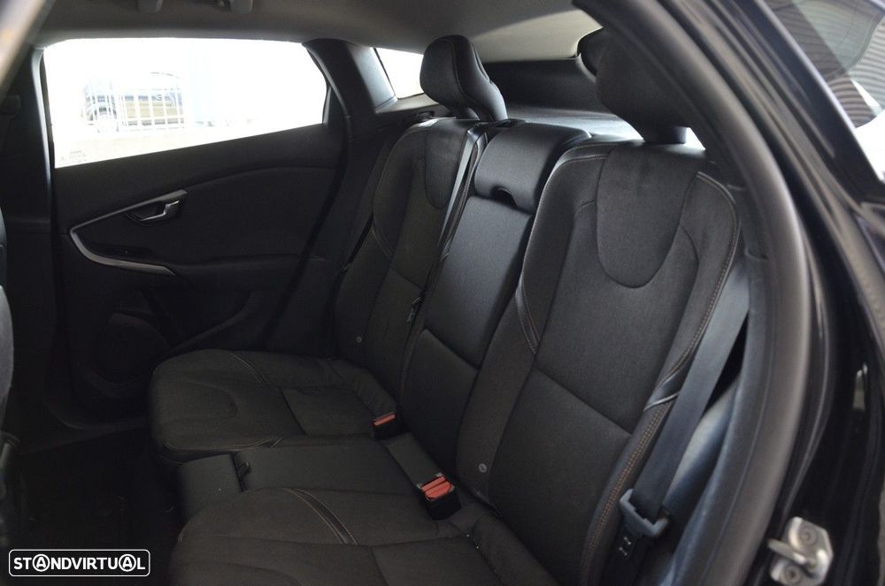Volvo V40 Cross Country 2.0 D2 Kinetic - 11