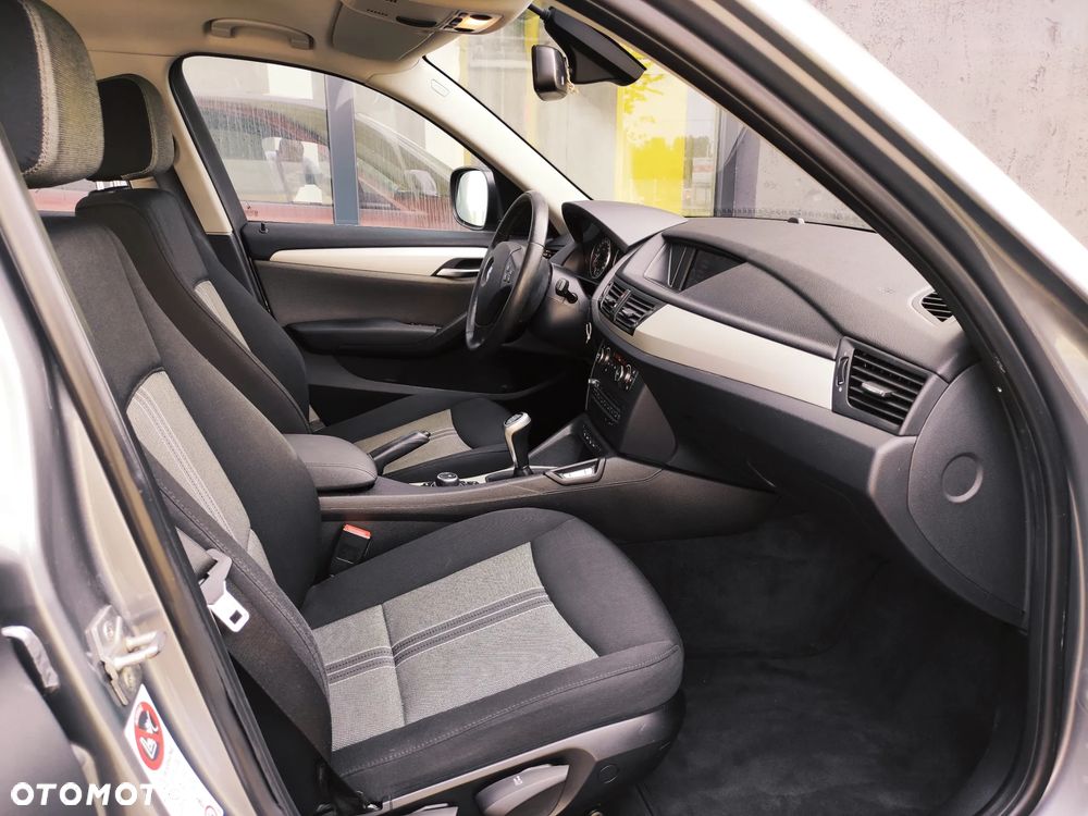 BMW X1 xDrive20i - 17