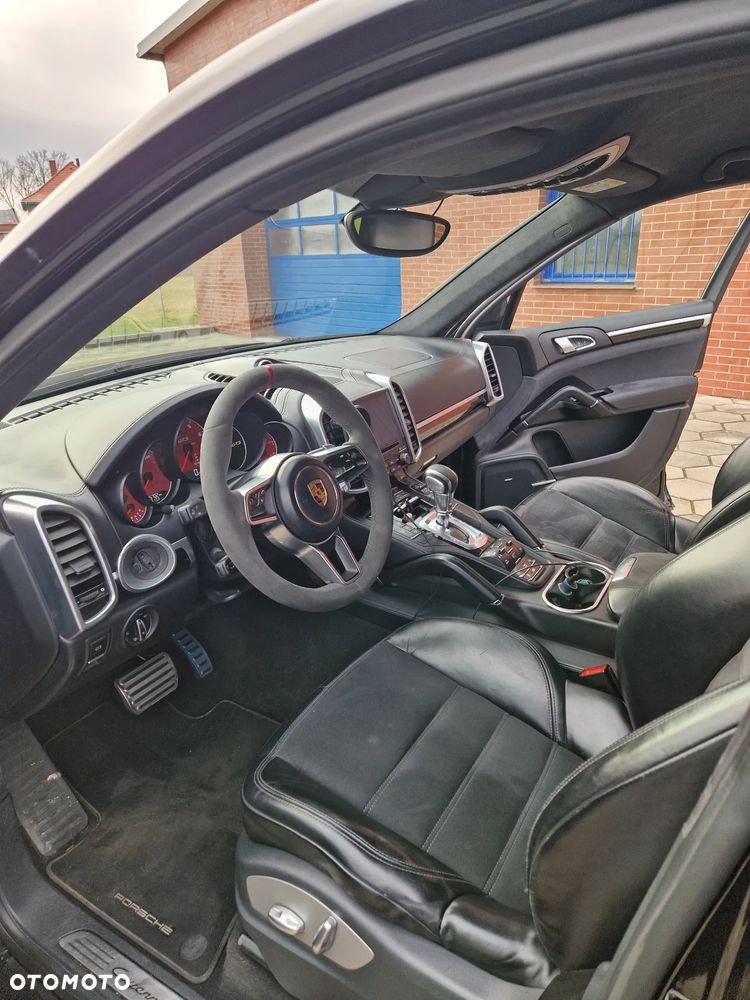 Porsche Cayenne - 3