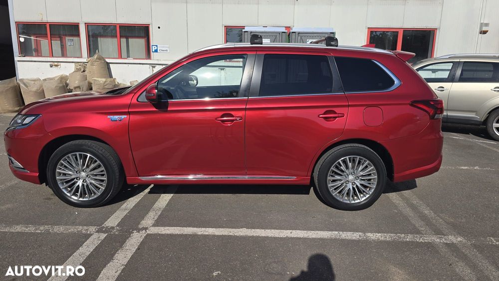 Mitsubishi Outlander PHEV 2.4 L 4X4 Instyle - 14