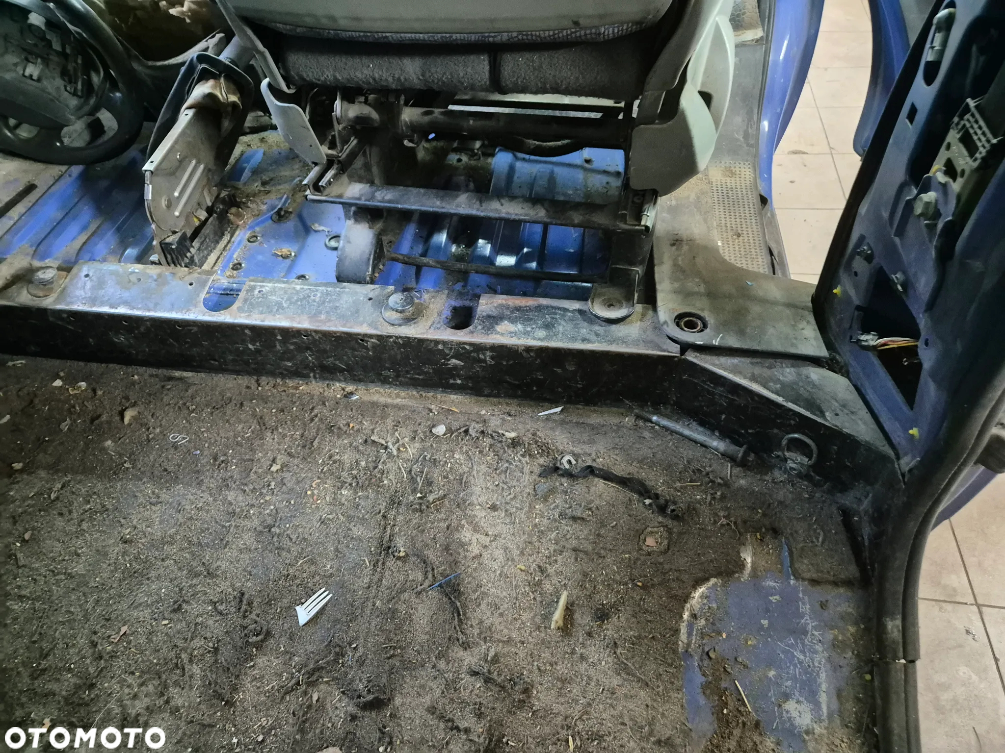 LISTWA PROGOWA KABINY PRIMASTAR TRAFIC VIVARO 01-14 - 4