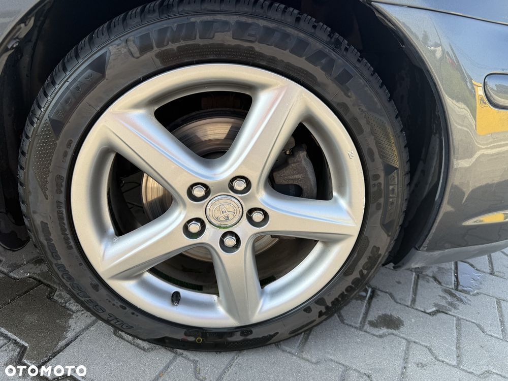 Toyota Avensis - 6
