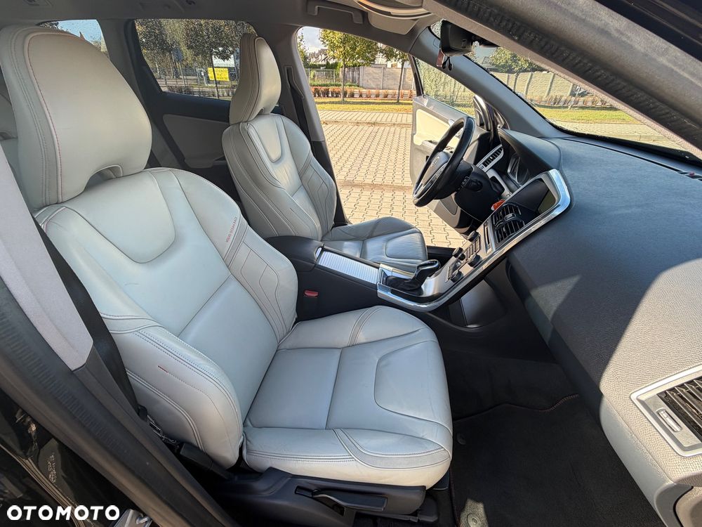 Volvo XC 60 D4 Drive-E Ocean Race - 21