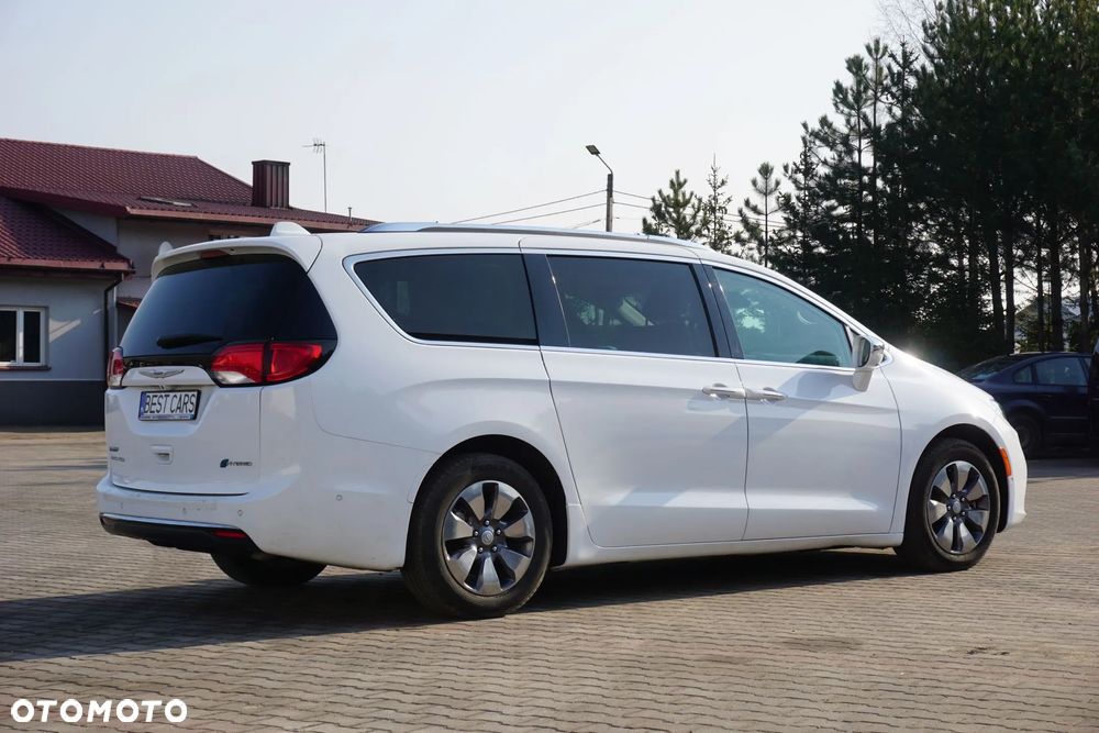 Chrysler Pacifica - 8