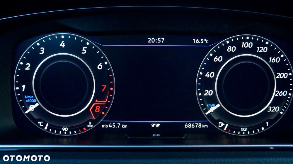 Volkswagen Golf - 16