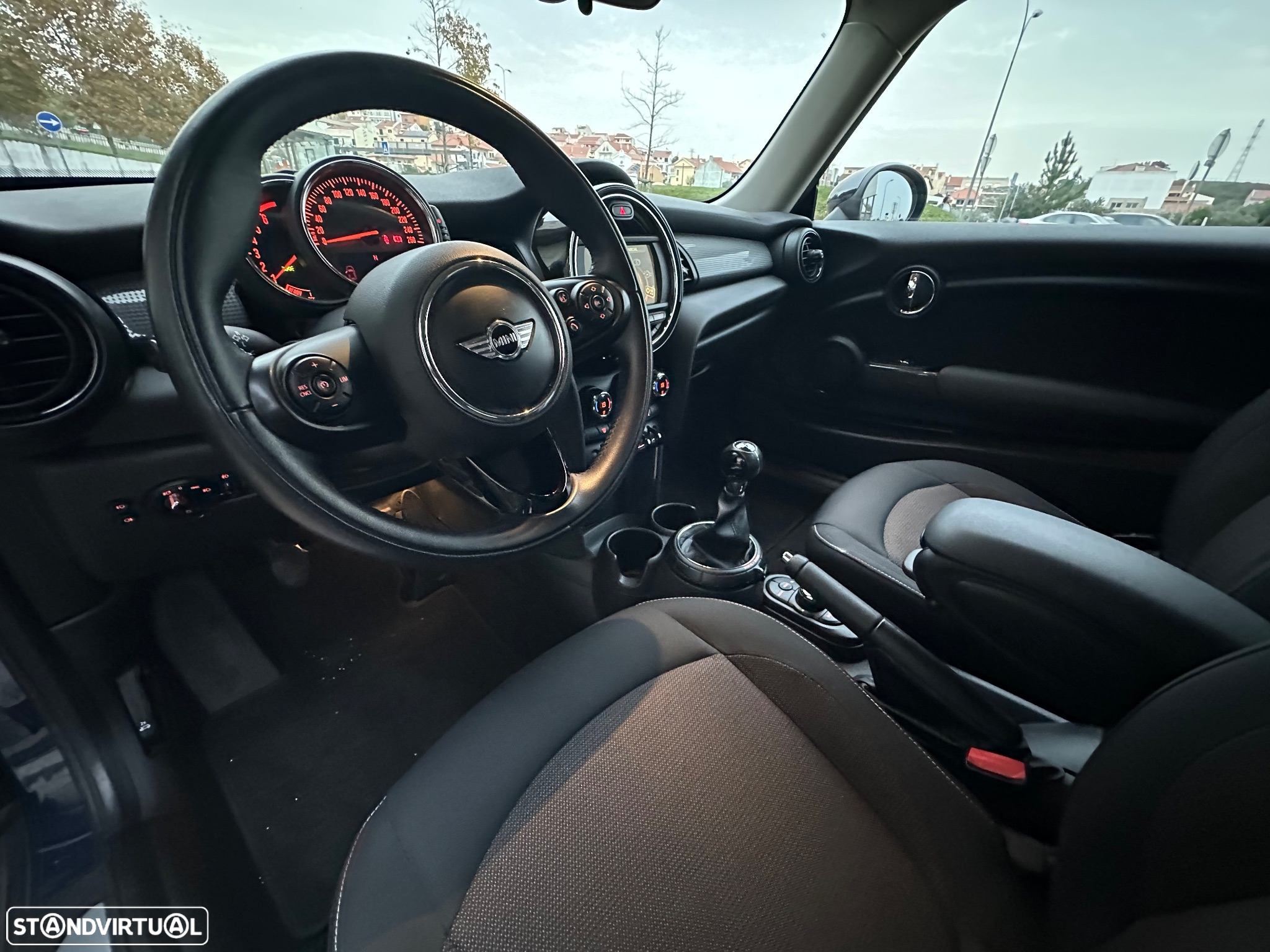 MINI 3 Portas One D - 31