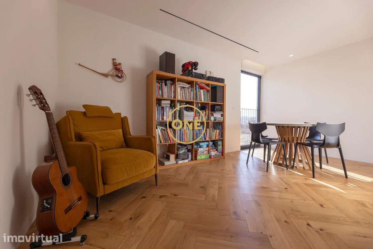 Moradia Com Piscina Privada e Arquitetura Contemporânea - Grande imagem: 3/30