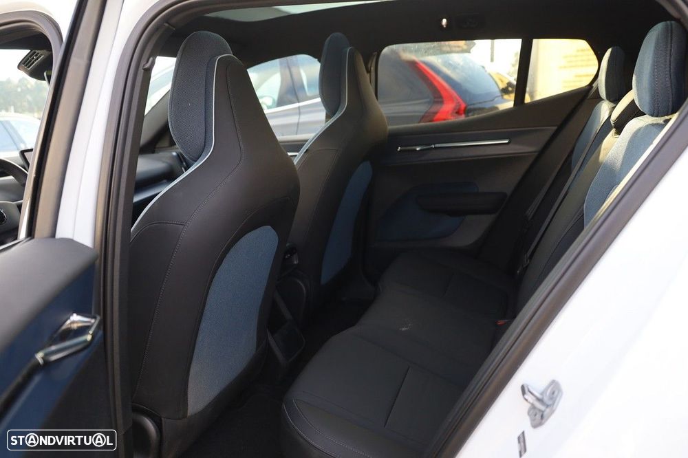 Volvo EX30 69 kWh Single Motor Extended Range Ultra - 14