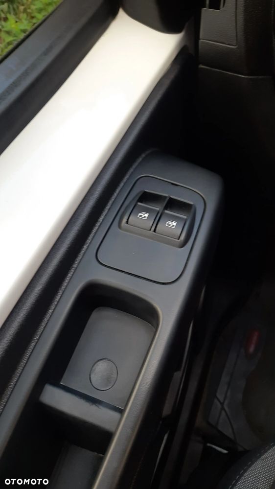 Fiat Fiorino Kombi 8V Base - 13