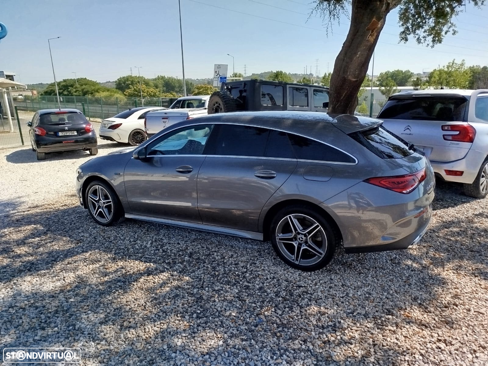 Mercedes-Benz CLA 250 e Shooting Brake AMG Line - 13