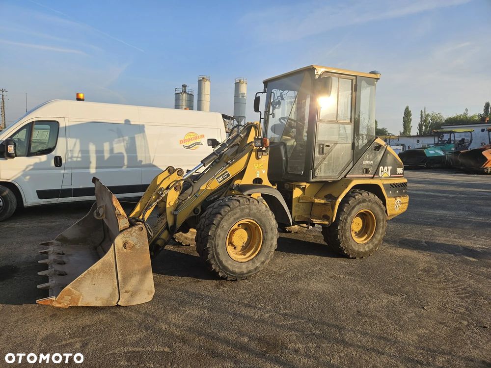 Caterpillar 906 - 2