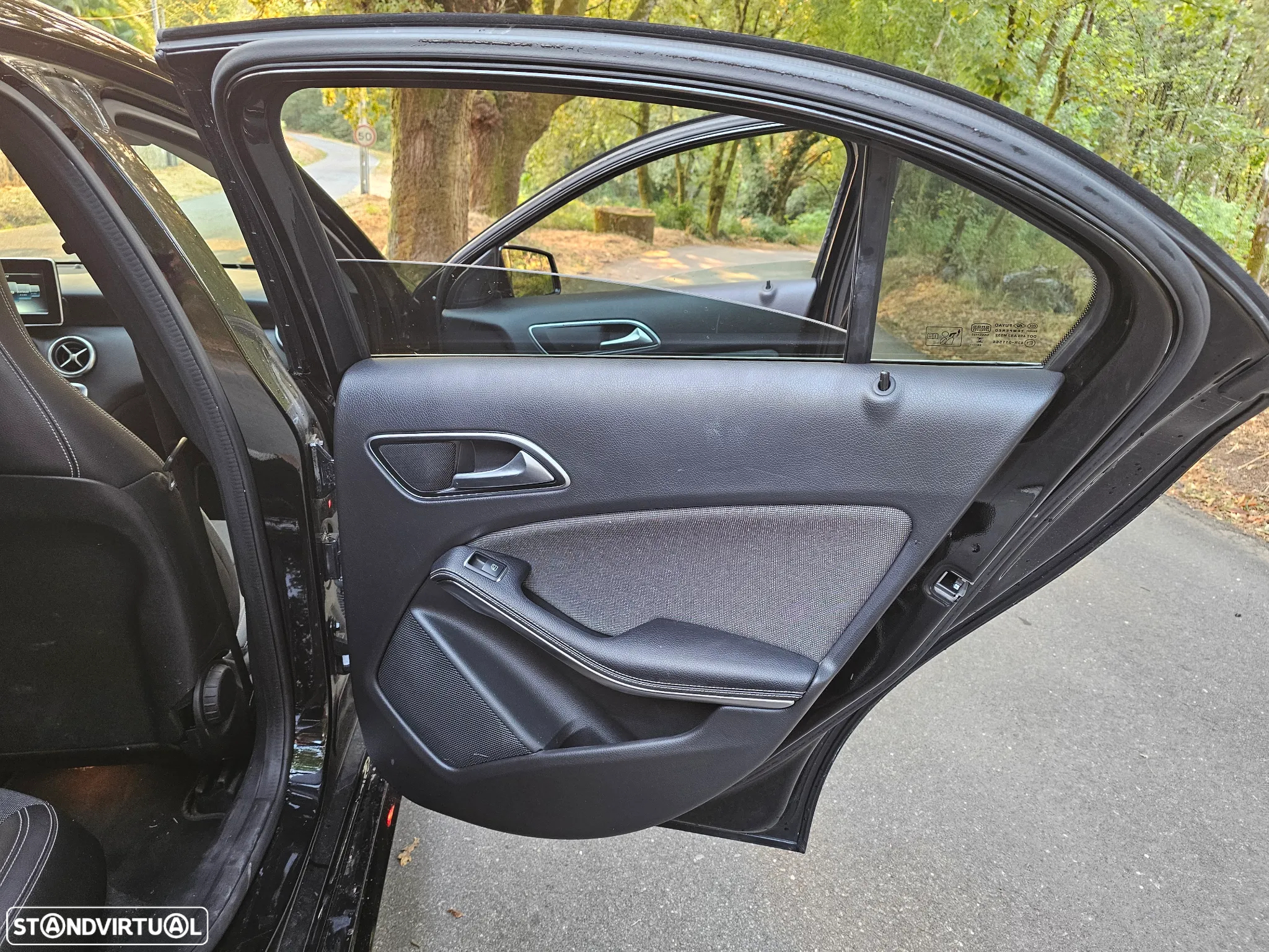 Mercedes-Benz A 180 d AMG Line - 17