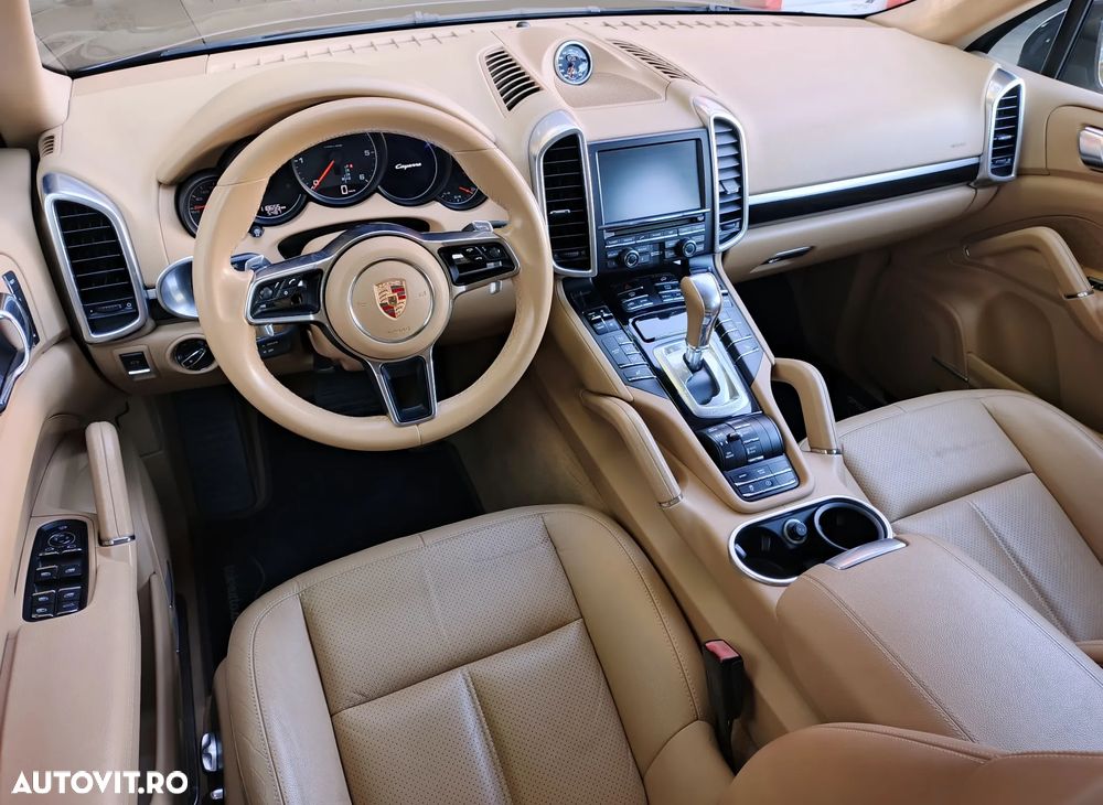 Porsche Cayenne 3.0 L - 28