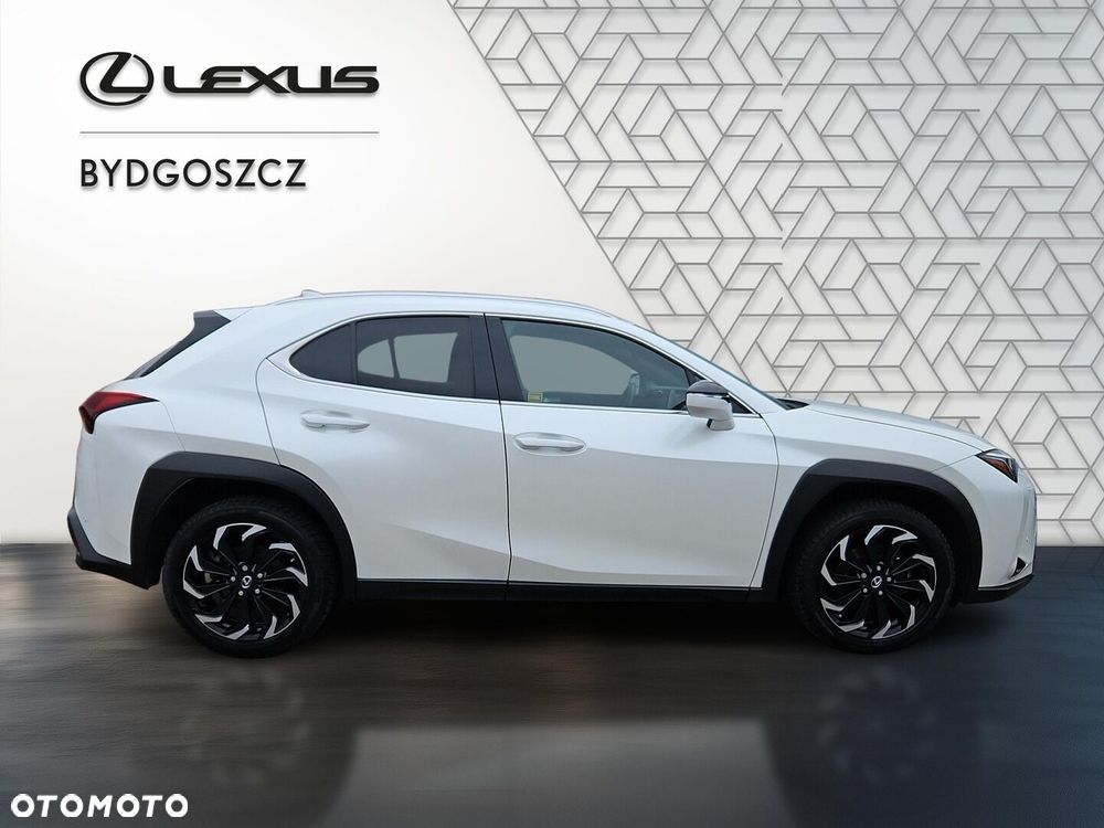 Lexus UX - 8