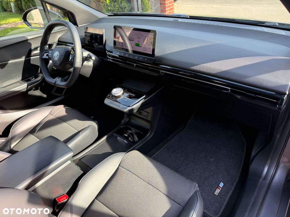 MG 4 Luxury 64 kWh - 16