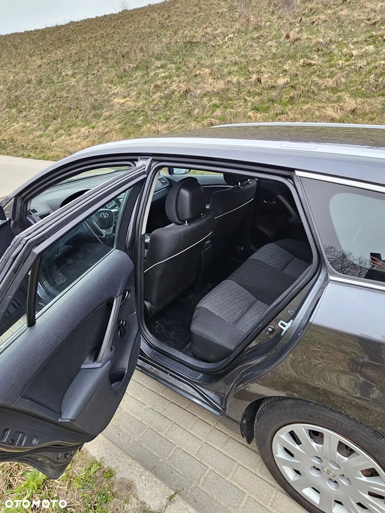 Toyota Avensis 1.8 Active - 17