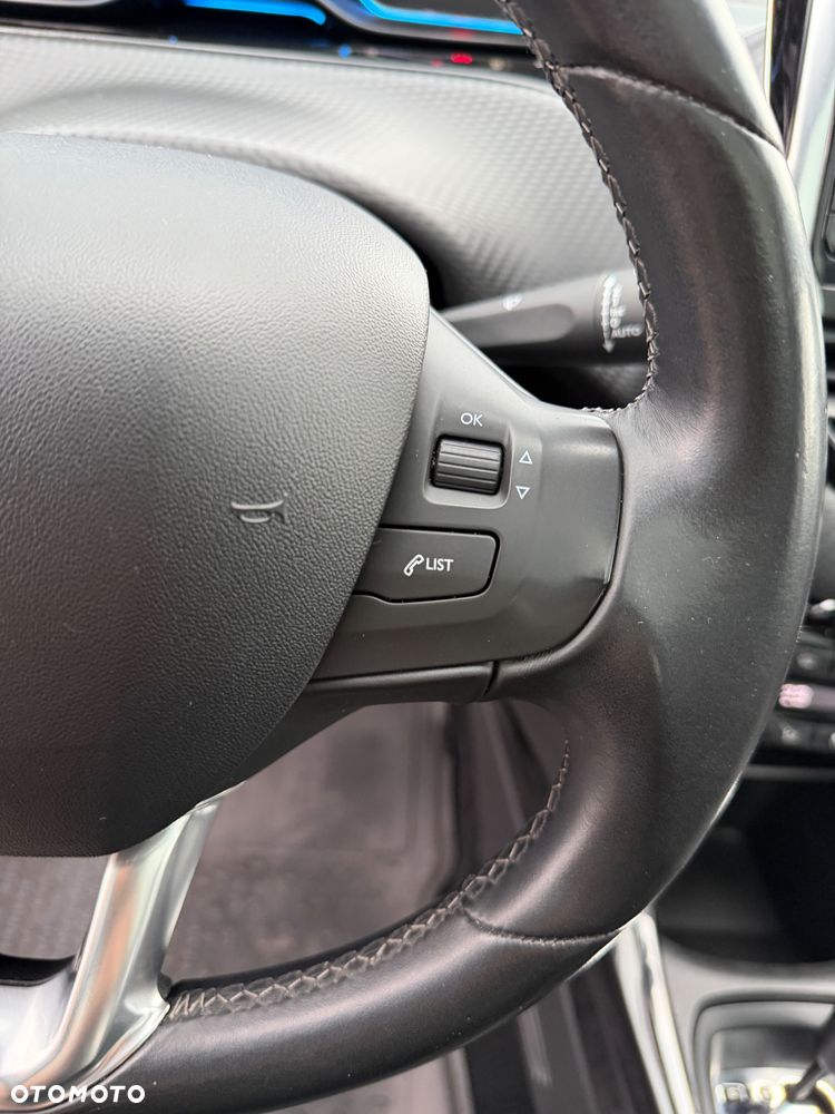 Peugeot 2008 1.6 VTi Allure - 27