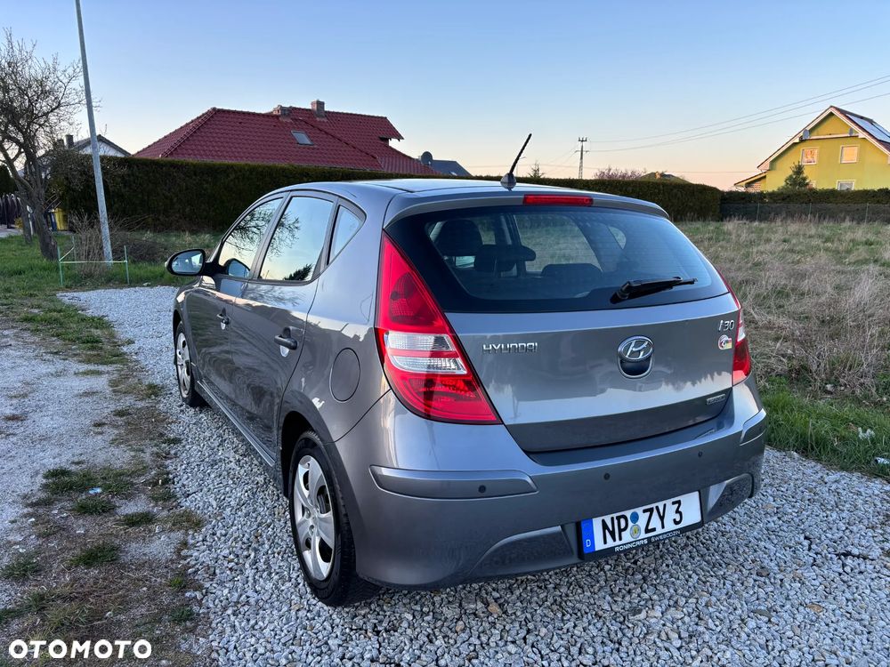 Hyundai i30 1.6 CRDi FIFA WM Edition - 4