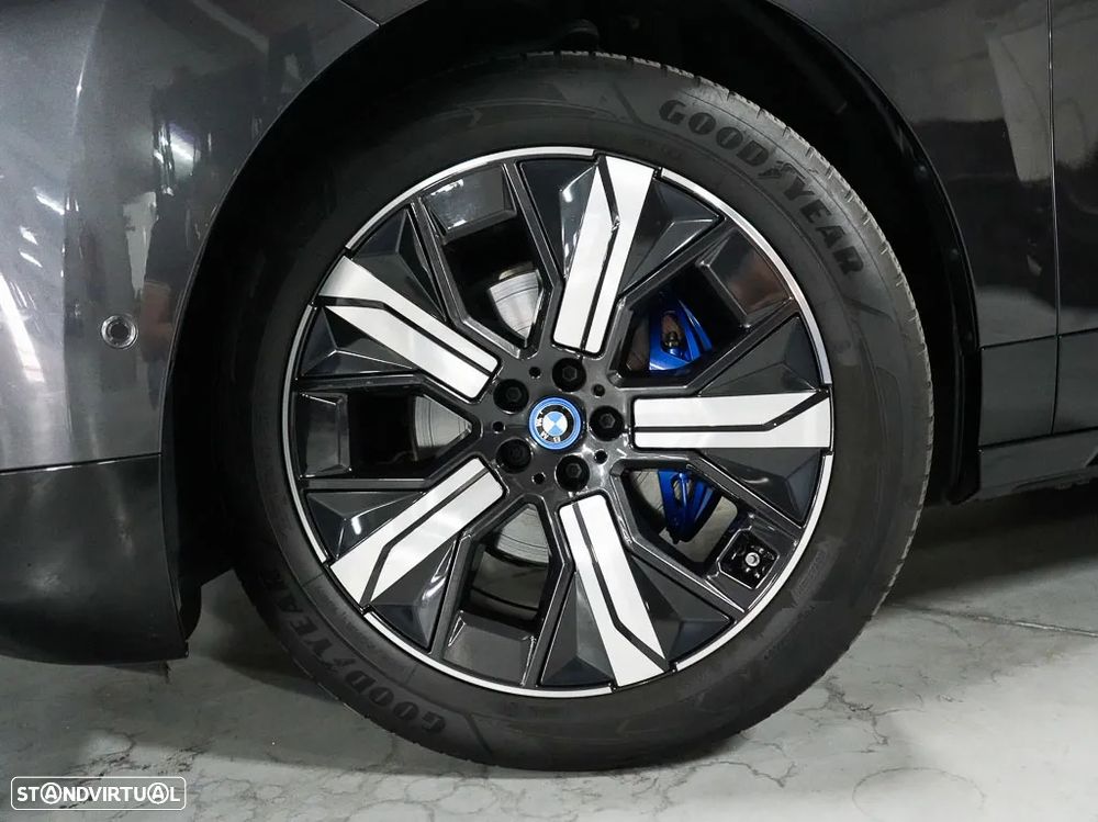 BMW iX xDrive 40 Pack Desportivo - 20