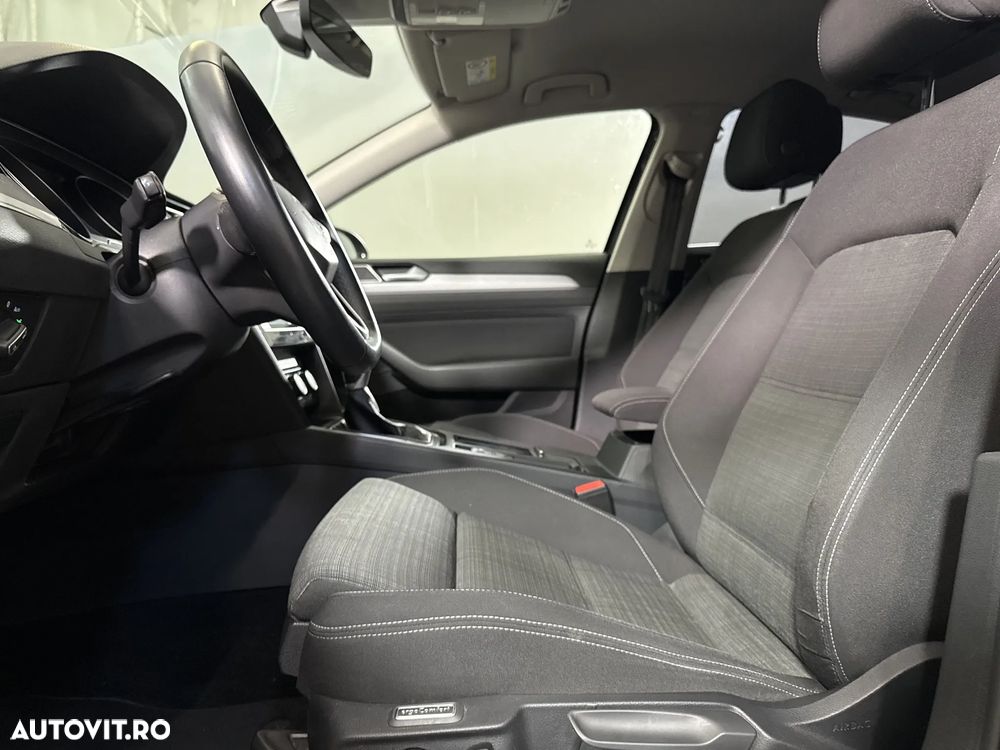 Volkswagen Passat - 20