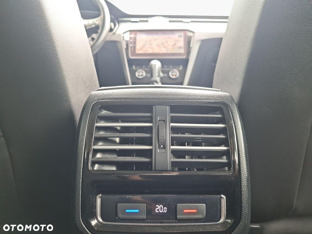 Volkswagen Passat Variant - 24
