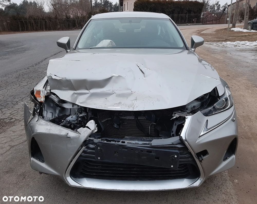 Lexus IS 300h Comfort - 4