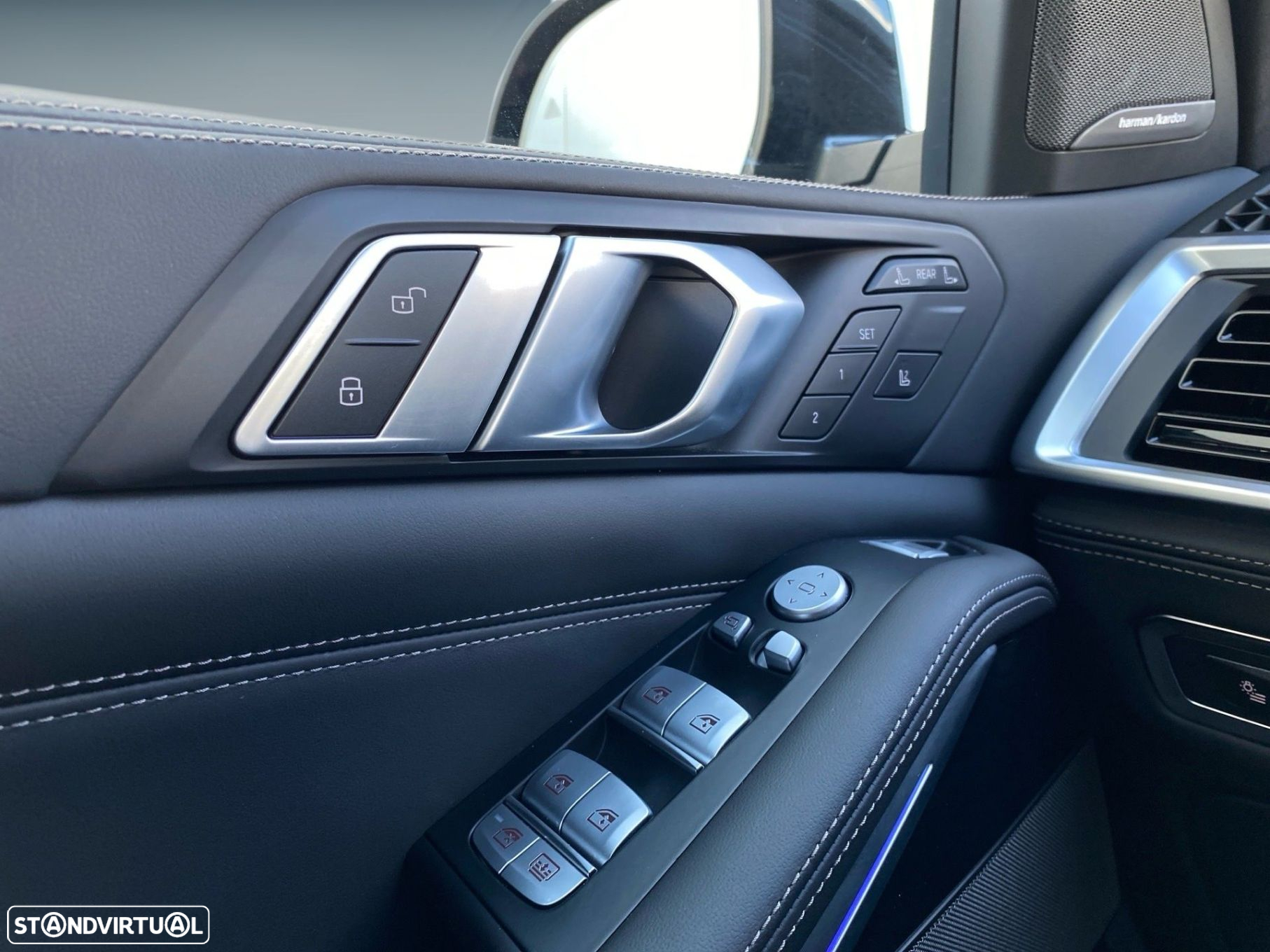 BMW X7 40 d xDrive Pack M Desportivo - 18