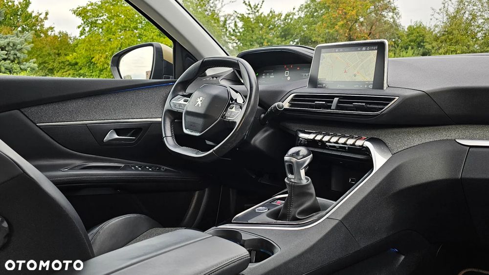 Peugeot 3008 1.2 PureTech Allure - 19