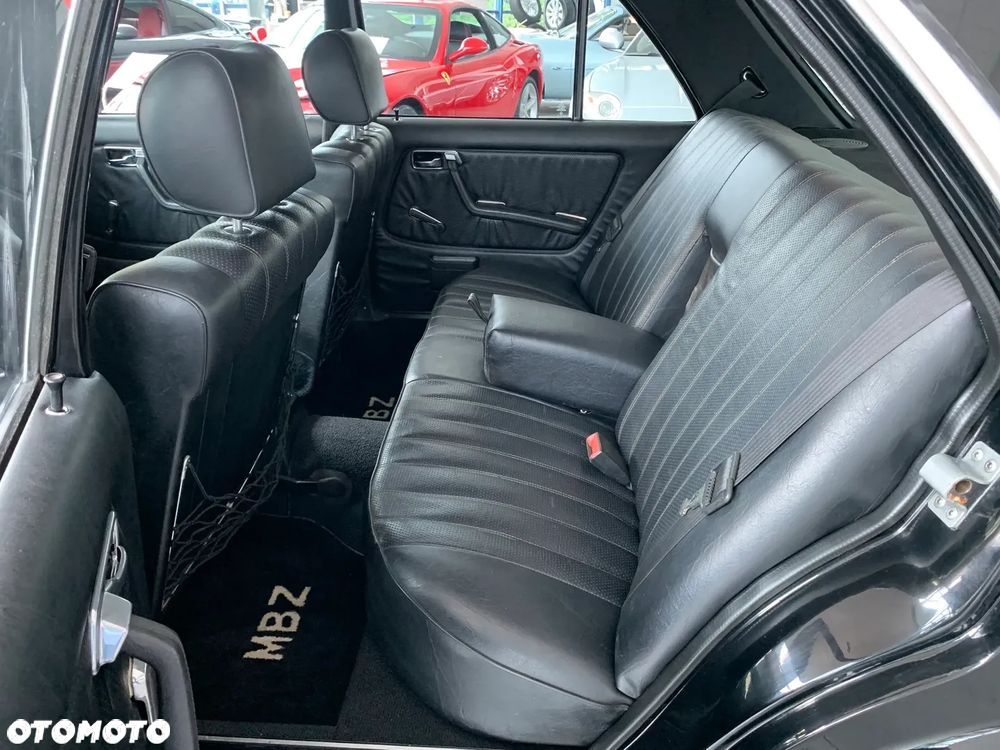 Mercedes-Benz W123 - 16