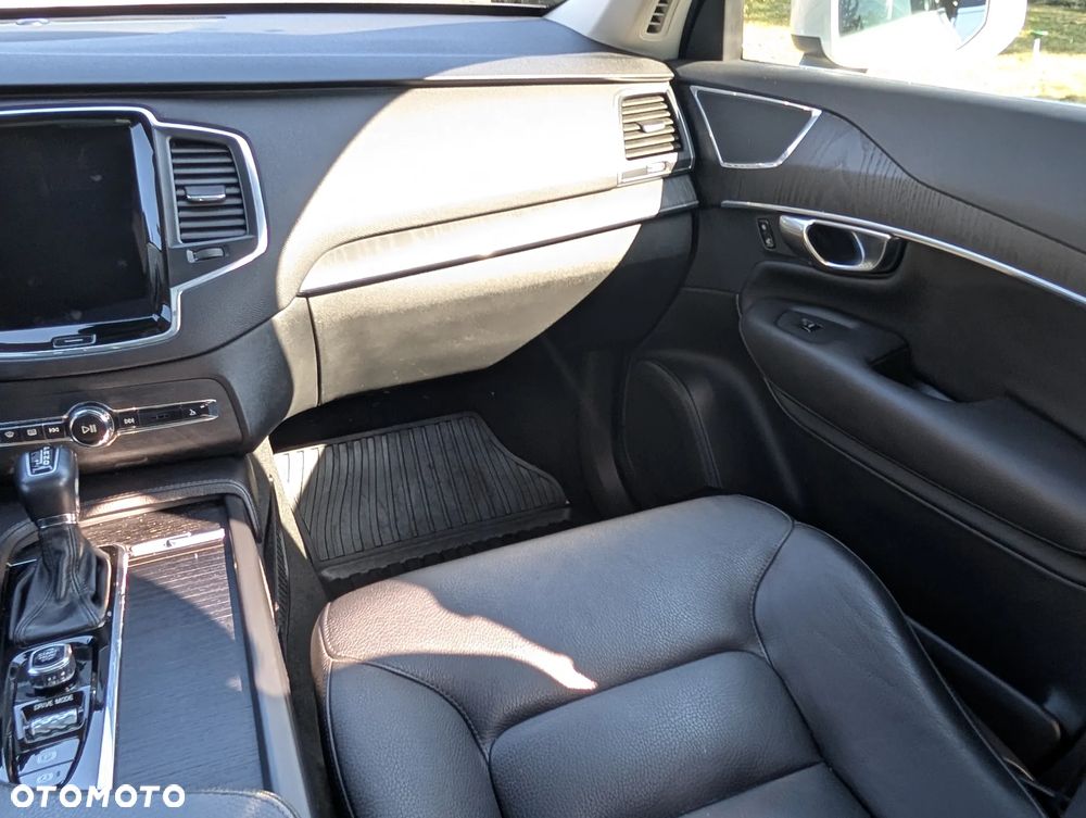 Volvo XC 90 - 38
