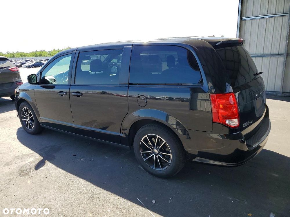 Dodge Grand Caravan - 2