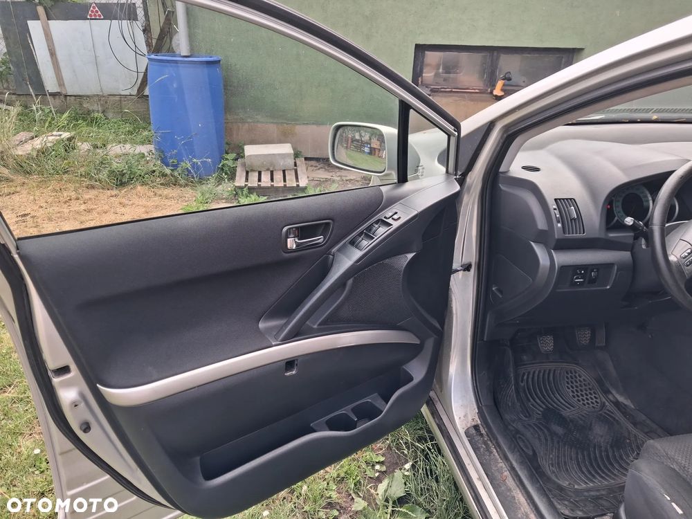 Toyota Corolla Verso - 4