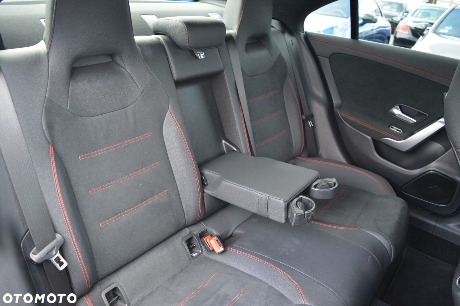 Mercedes-Benz CLA 200 Progressive 7G-DCT - 28
