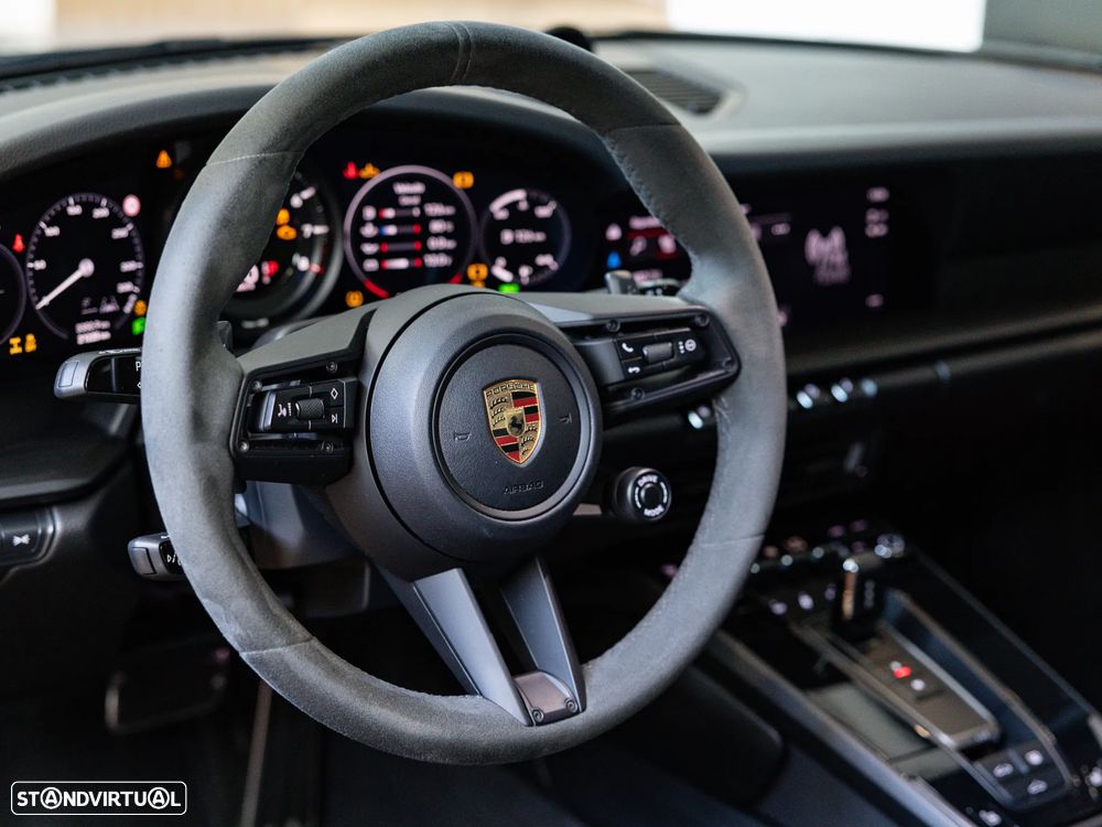 Porsche 911 (992) Carrera 4 GTS PDK - 29