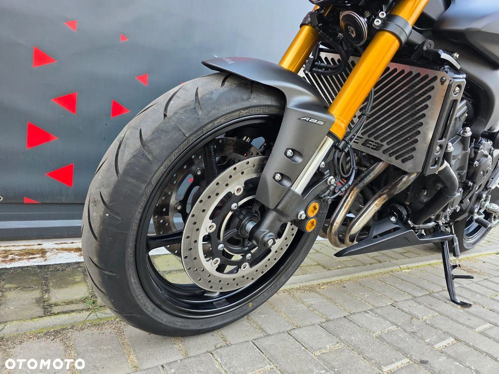 Yamaha FZ8 - 13