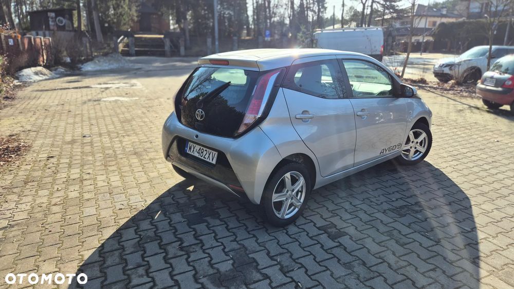 Toyota Aygo x-play - 5