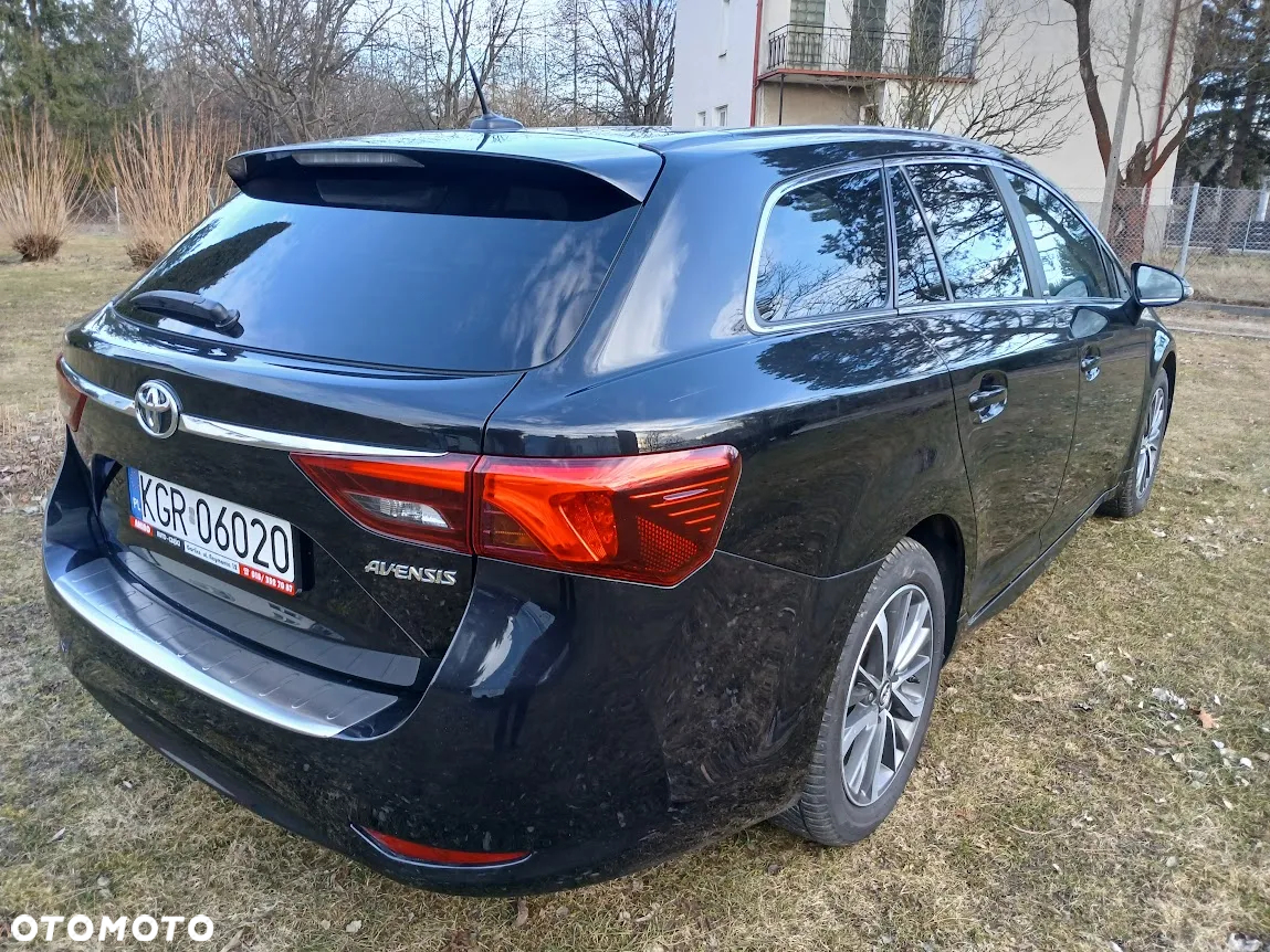 Toyota Avensis 2.0 D-4D Premium - 6