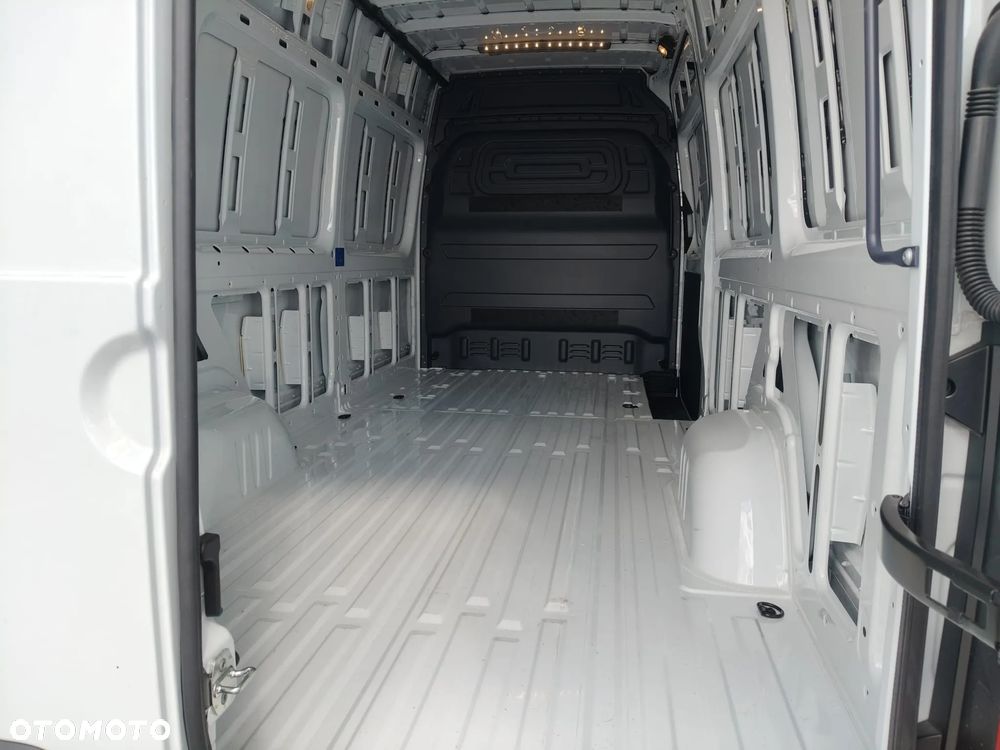 Mercedes-Benz Sprinter 317 - 21