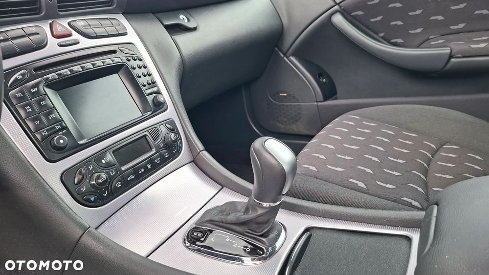 Mercedes-Benz Klasa C 320 Avantgarde - 28