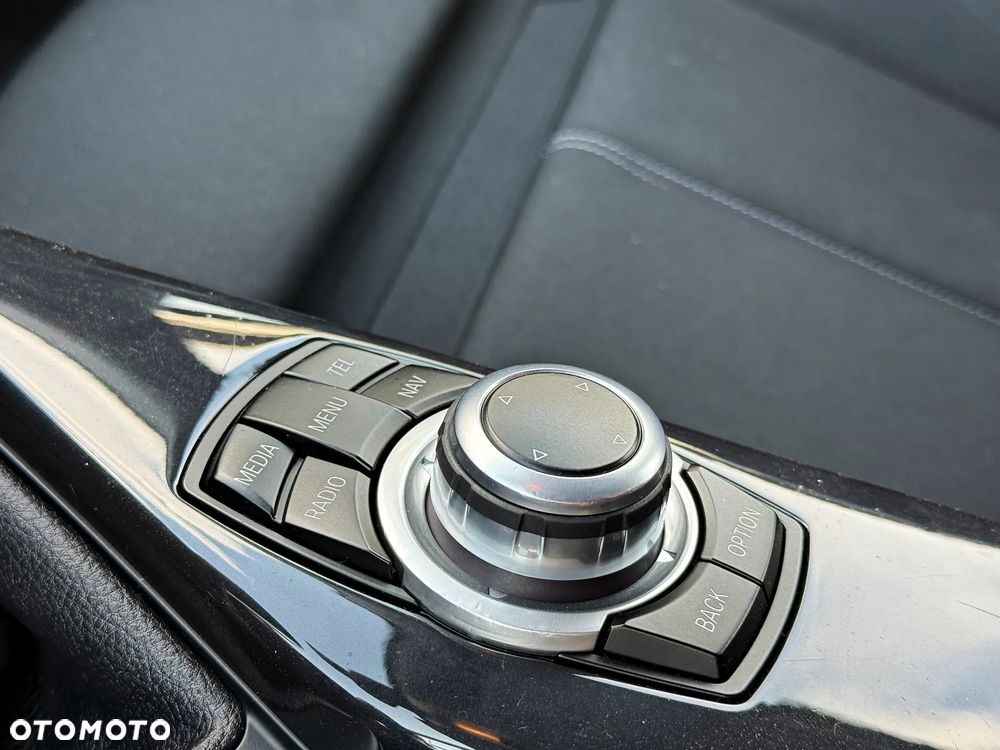 BMW Seria 1 116d DPF Edition Sport - 32