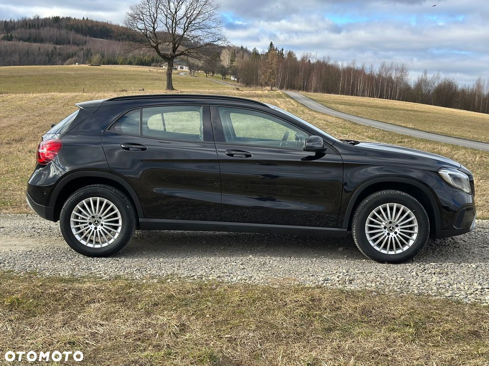 Mercedes-Benz GLA 220 d 4-Matic Style - 12