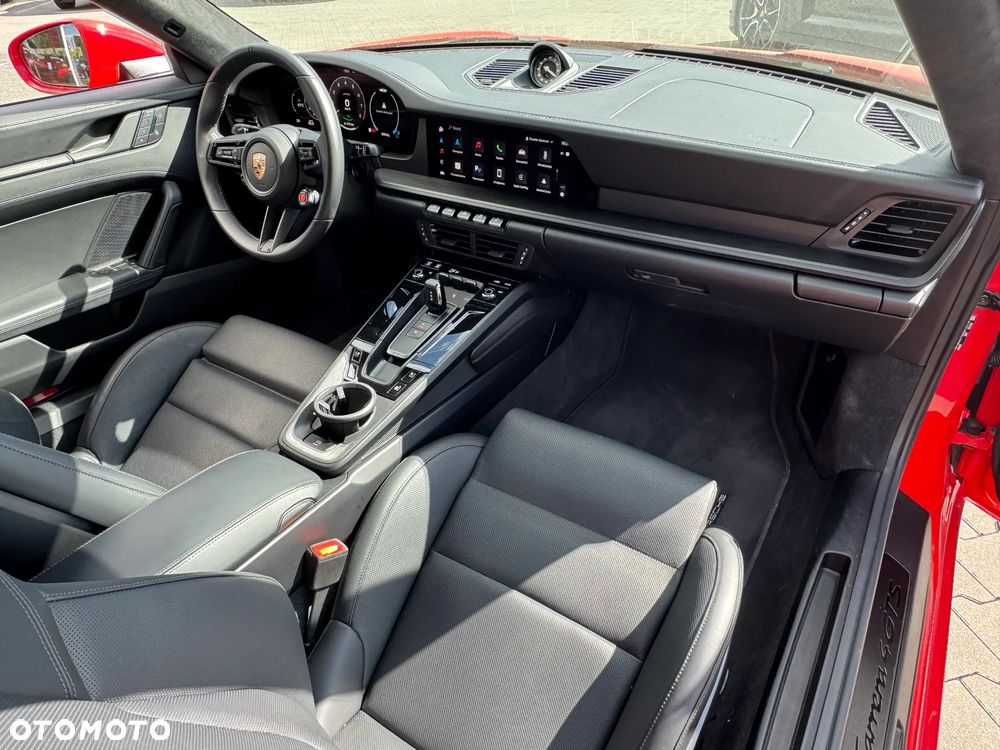 Porsche 911 Carrera T-Hybrid 4 GTS - 13