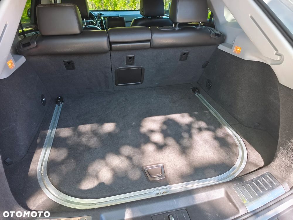 Cadillac SRX - 22