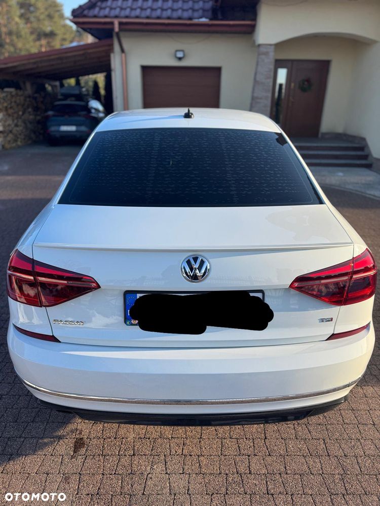 Volkswagen Passat - 15