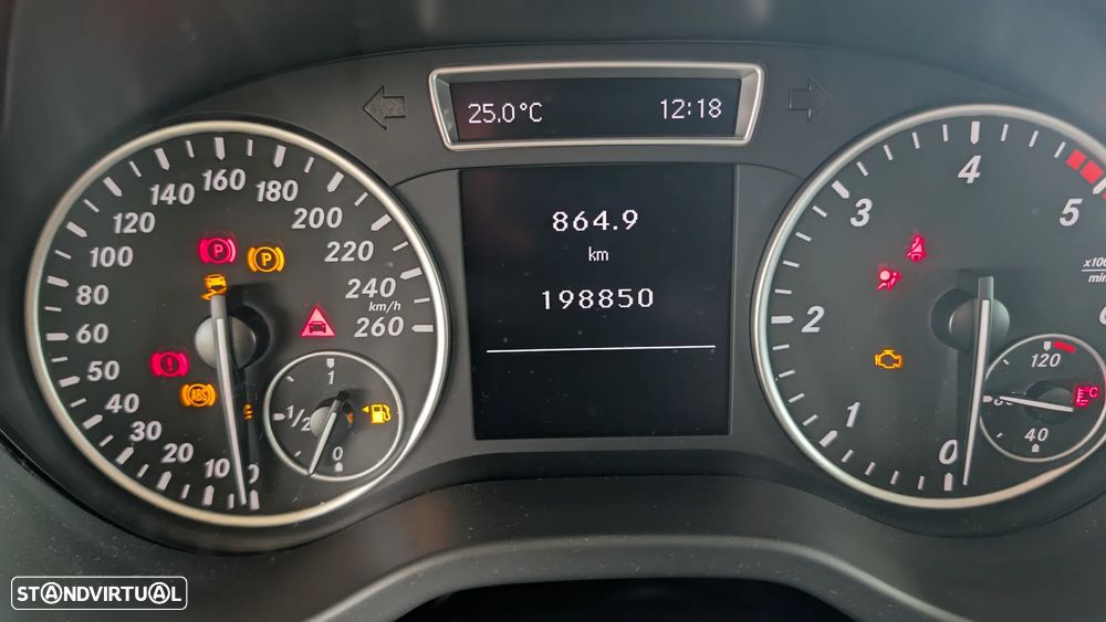 Mercedes-Benz A 180 CDI (BlueEFFICIENCY) Urban - 12