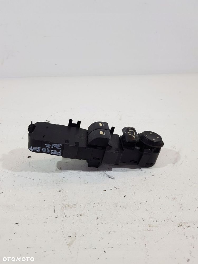 PANEL SZYB PEUGEOT 307 3D HB LIFT 96404778XT - 2