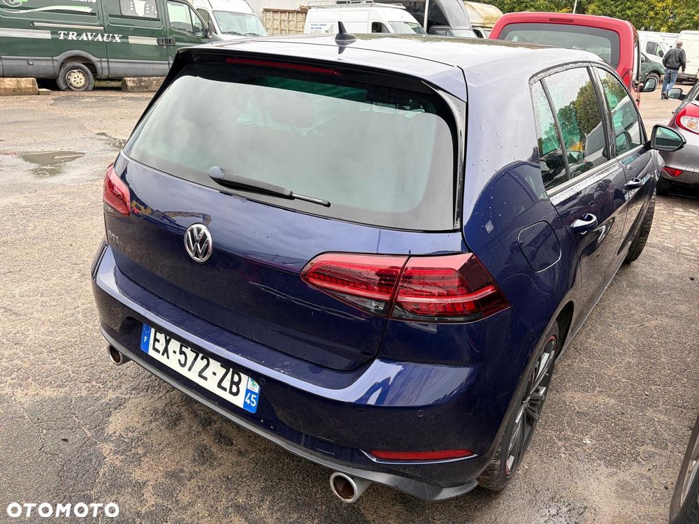Volkswagen Golf - 5